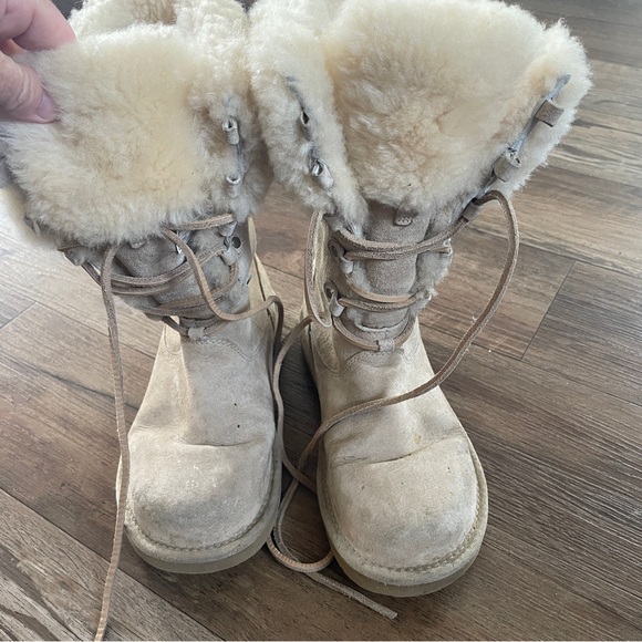 Uggs Montclair lace up boots 6 - Picture 3 of 13